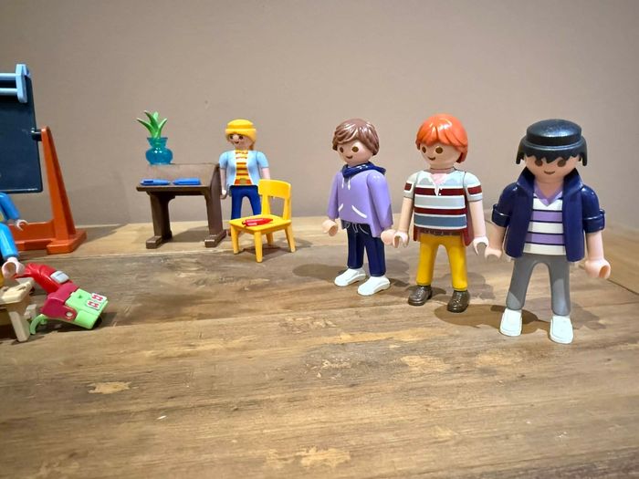 Lot playmobil personnages école - photo numéro 5
