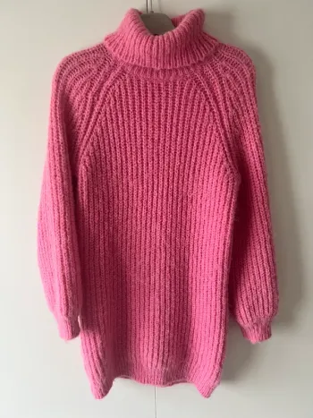 Robe pull rose