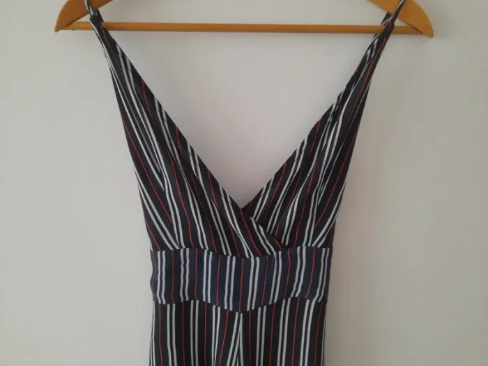 Combinaison fines bretelles et dos nu - photo numéro 2