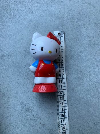 Hello kitty debout salopette rouge sur socle vintage 2005