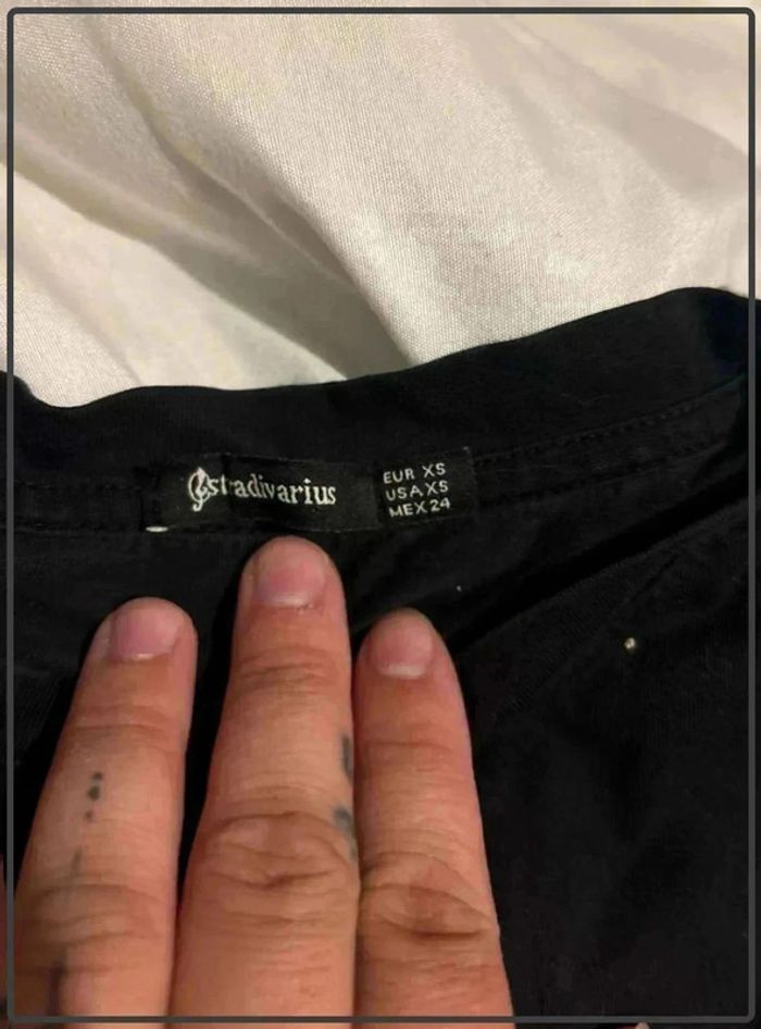 Tres jolie t shirt stradivarius taille 34/xs - photo numéro 4