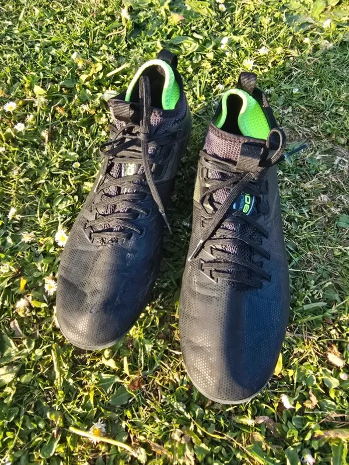 Chaussures de foot crampons - photo numéro 3