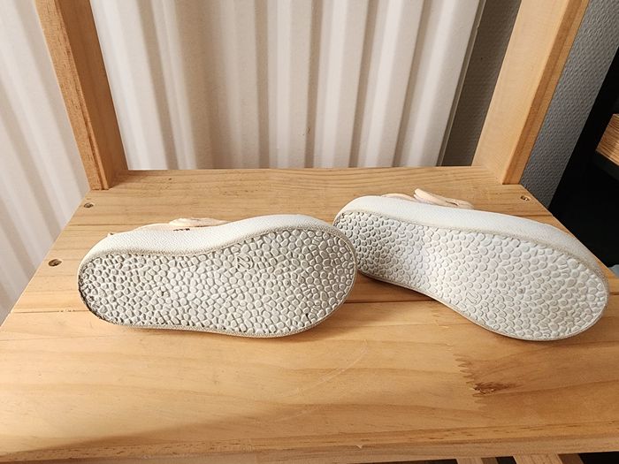 Chaussures fille 22 - photo numéro 5