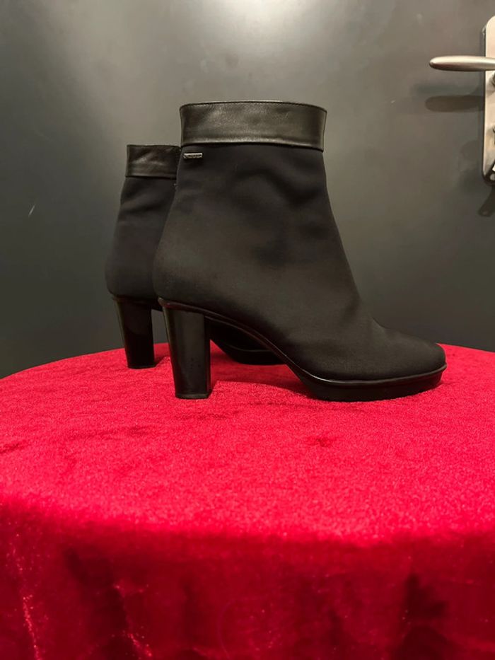 Magnifiques bottines Hogl Gore tex pointure 5 1/2 correspond à 39