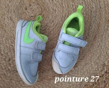 Baskets Nike pointure 27