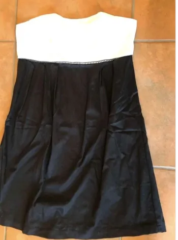 Robe  avec strass  Asos  (40)  état  neuf
