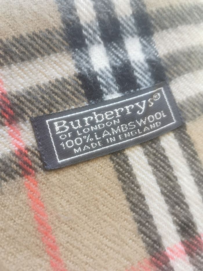 Écharpe Burberry beige - photo numéro 3
