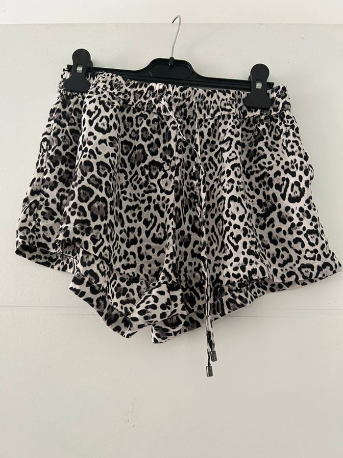 Short pyjama
