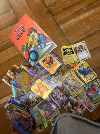 Lot de 200 cartes + classeur Pokémon