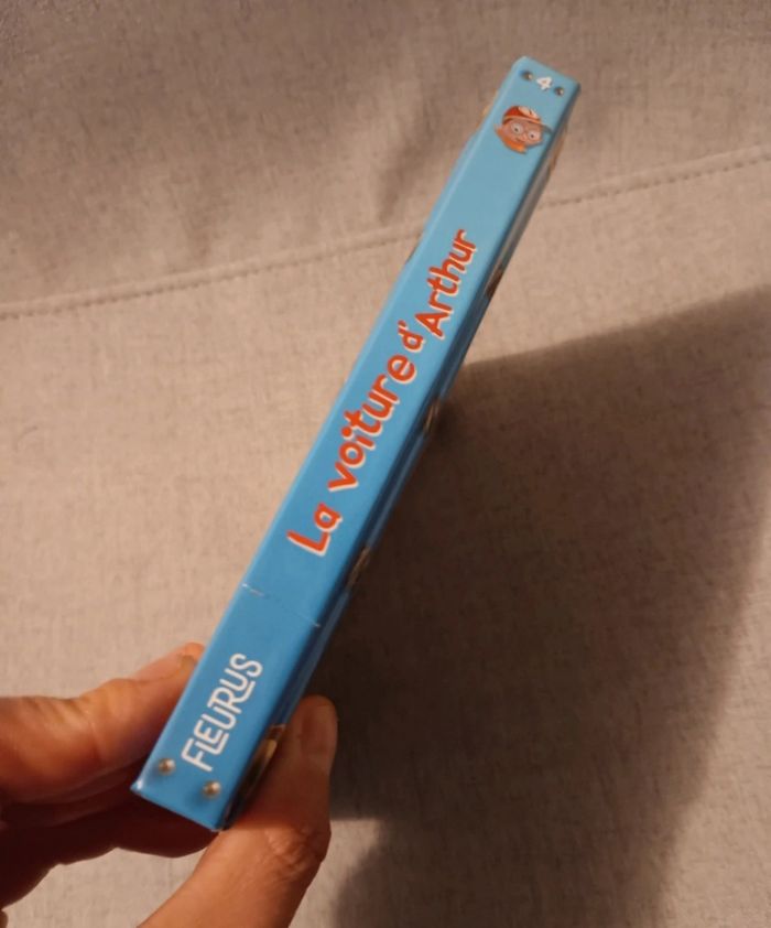 Livre p'tit garçon la voiture d'Arthur - photo numéro 2