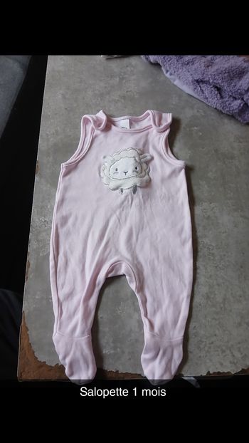 Lot vêtements bébé fille 0- 1mois 