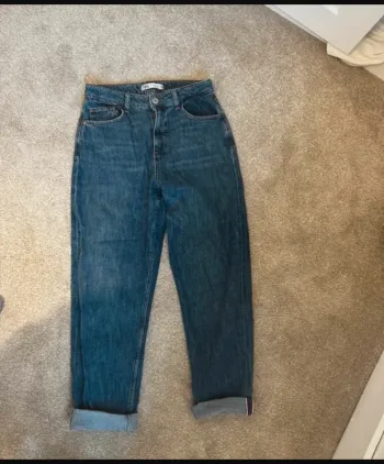 Jean boyfriend bleu taille haute Zara