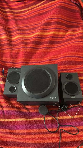 Home cinéma Logitech.