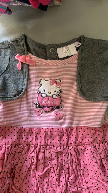 Très jolie robe hello kitty 3 mois