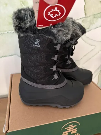 Après ski Kamik bottes neige fourrées noires