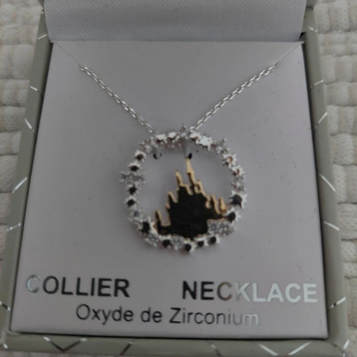 Collier disneyland Paris
pendentif château disney