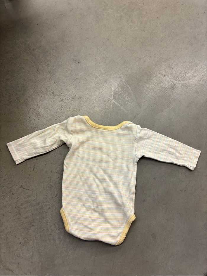 Lot de 3 bodies 6 mois - photo numéro 3