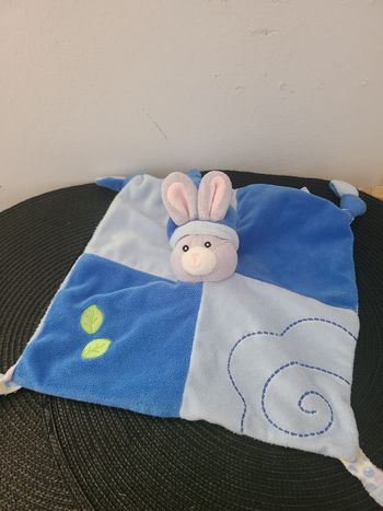 Doudou plat lapin bleu gris bulles feuilles GIPSY