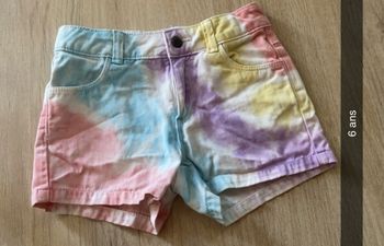Short fille