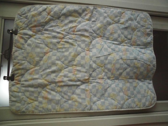 Couette pour lit bébé + 1 plaid offert