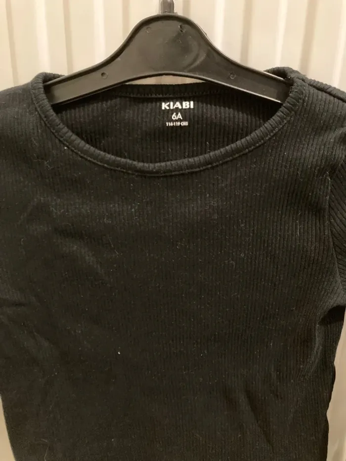TEE shirt manches longues noir 6 ans - photo numéro 2