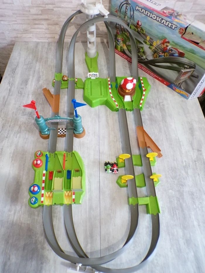 Circuit Deluxe Mario Kart motorisé - Hot Wheels - photo numéro 3