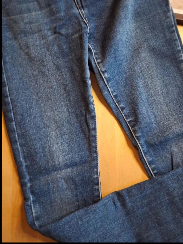 Jean pour femme taille S Marque daysie très bon état - photo numéro 3