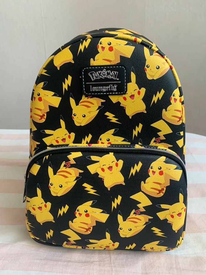 Sac Loungefly noir Pokemon Pikachu