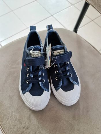 Basket levis 34 neuf à enfiler