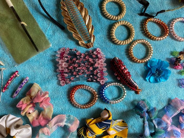Gros lot d’accessoires pour cheveux TBE - photo numéro 7