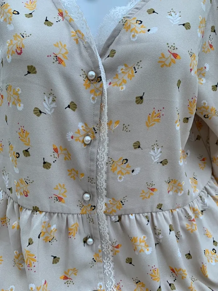 Blouse blanche porte taille 44 -2XL manches longues beige fleuris - photo numéro 4