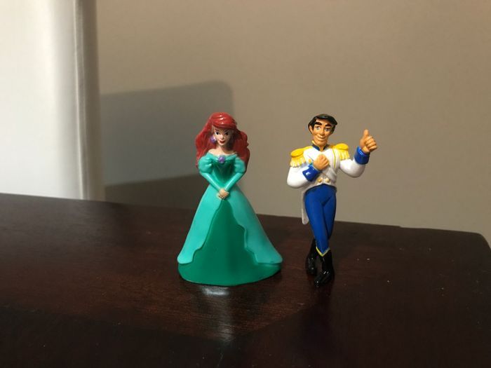 Figurine princesse ariel la petite sirène et prince Éric