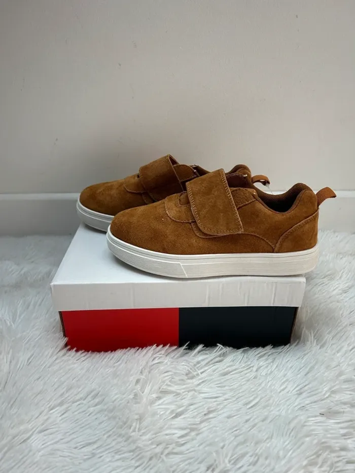 Chaussure / basket Apawwa en cuir