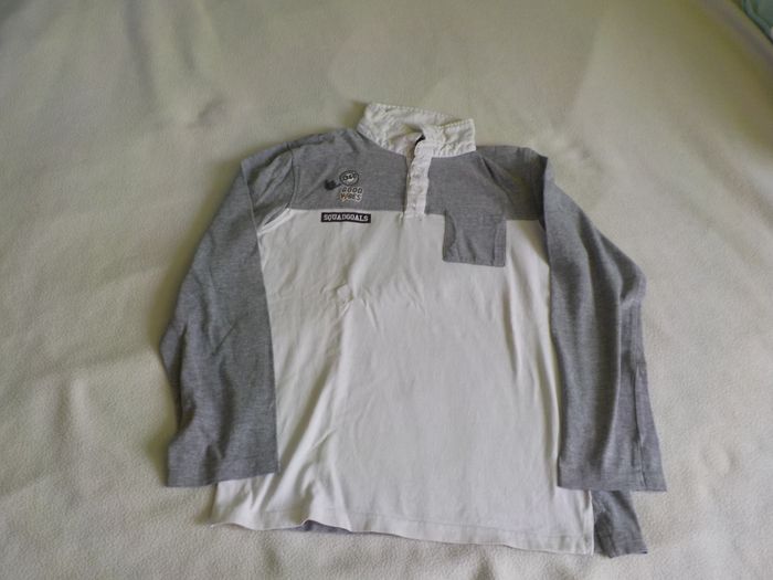 T . shirt , T . 12 ans