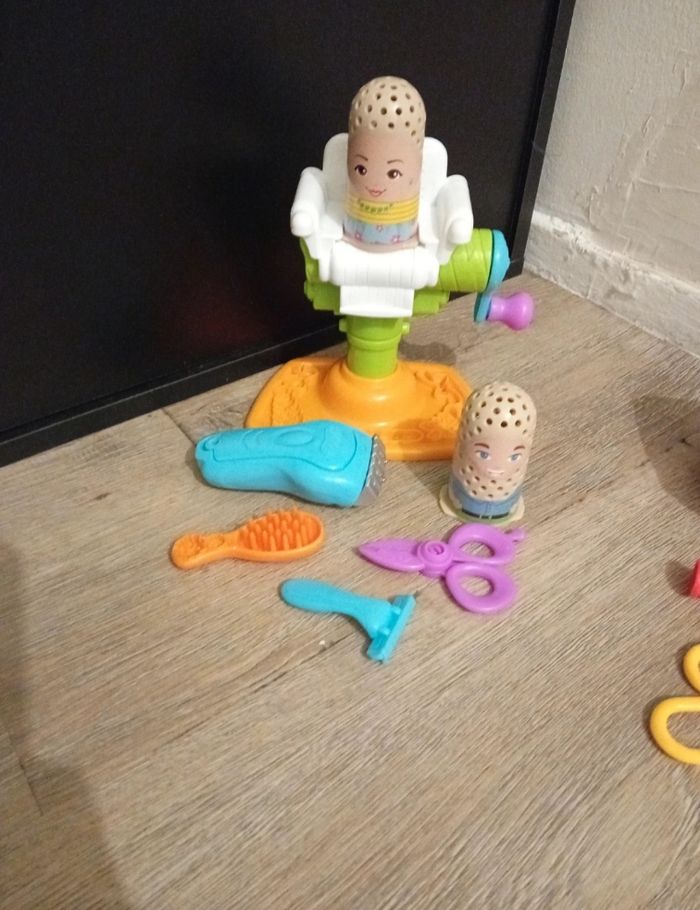 Lot de jouet et pâte à modeler - photo numéro 6