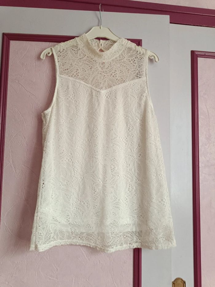 Blouse écru dentelle " Cache cache" en T.38 - photo numéro 2