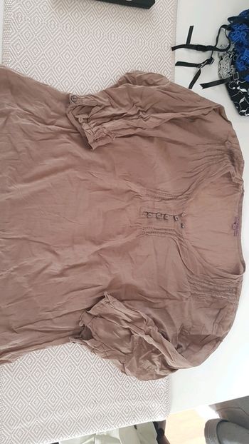 Haut marron ultra fluide