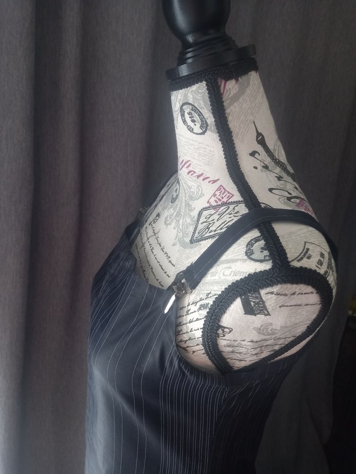 Robe à bretelles T 38 Jennyfer