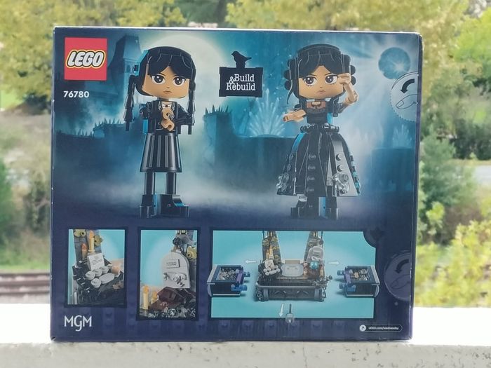 Lego figurine articulée brique famille Addams mercredi - photo numéro 3