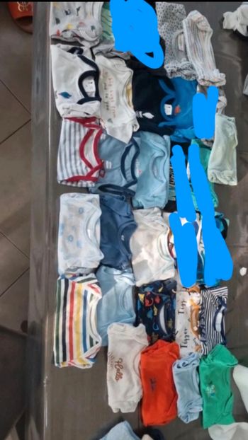 Lot 23 bodys manches courtes