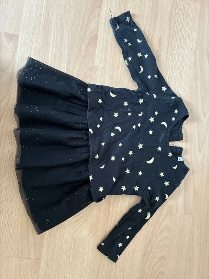 Robe noire à paillettes de fête