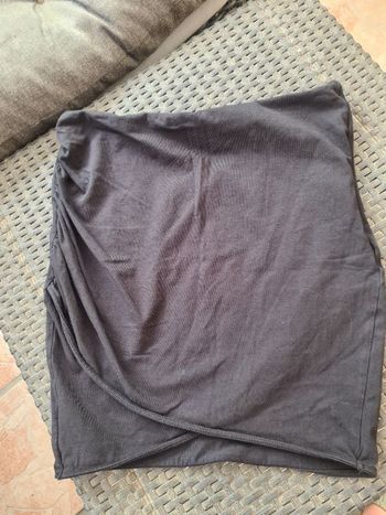 Mini jupe. femme .noir.  H&M. Divided. Taille M. Longueur 42 cm