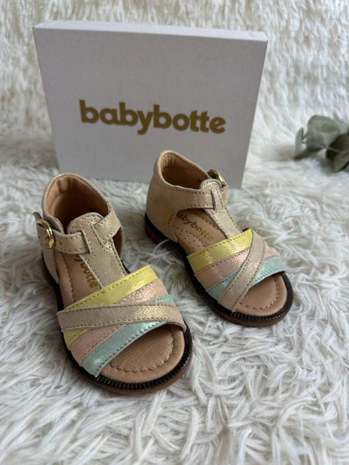 Paire de sandales Babybotte taille 21 - photo numéro 2
