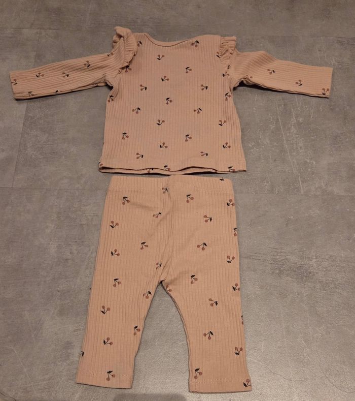 Ensemble h&m 1-2mois 56cm - photo numéro 2