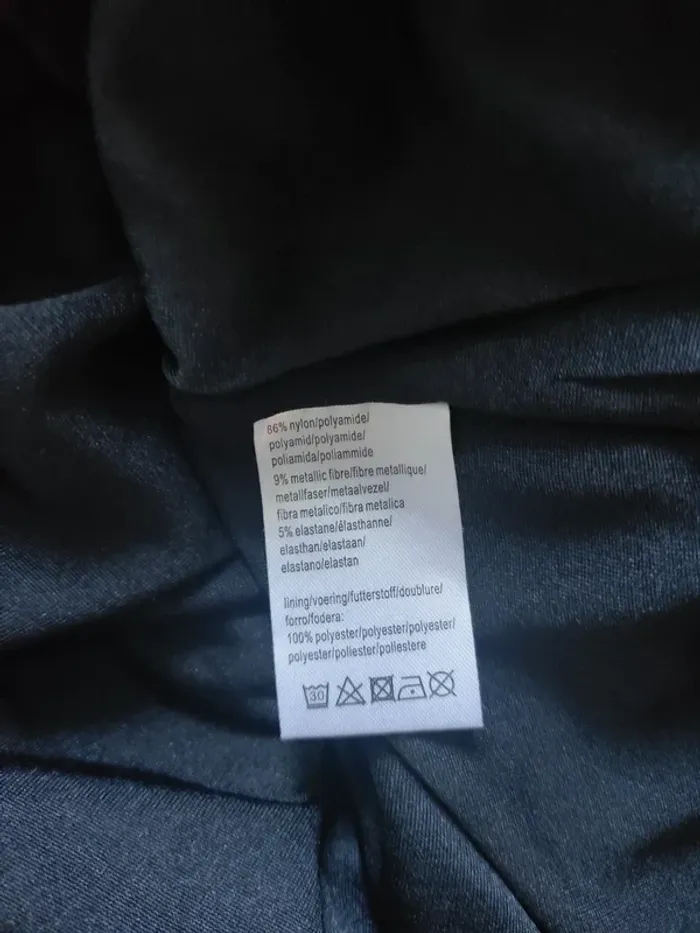 Robe mi-longue manches longues noire paillettée bleu électrique taille 54 M&S Mode - photo numéro 8