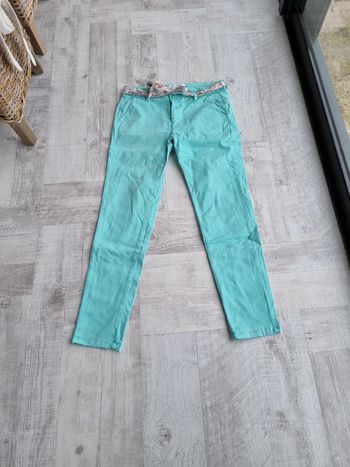 Chino Lidy couleur vert d'eau  Taille 31 (Taille 40 en France)