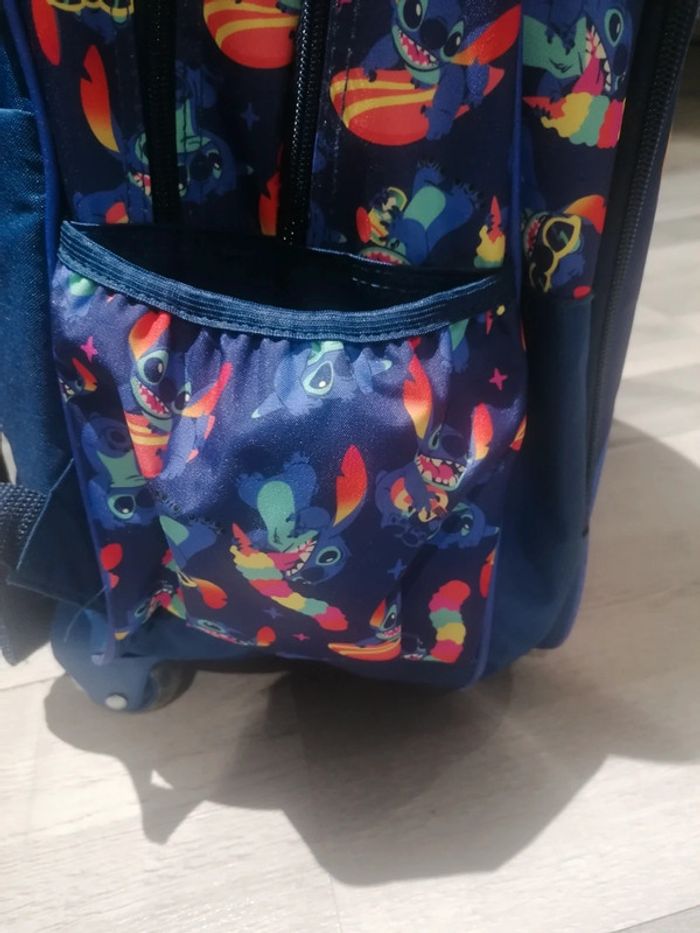 Sac  dos et roulettes Stitch 🎒 - photo numéro 7