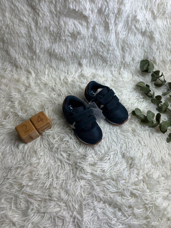 Paire de basket bleu marine next taille 24