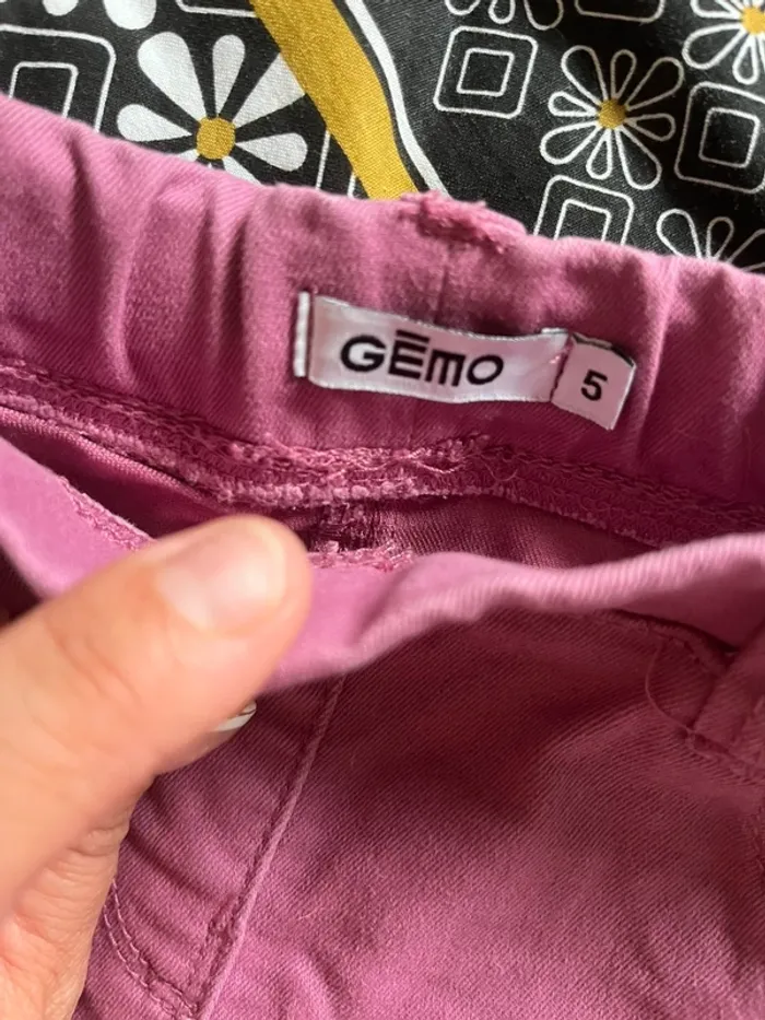 Jean neuf 5 ans - photo numéro 3