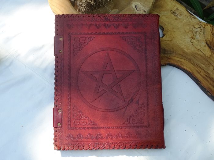 Grand grimoire cuir pentagram 7 chakras - photo numéro 2